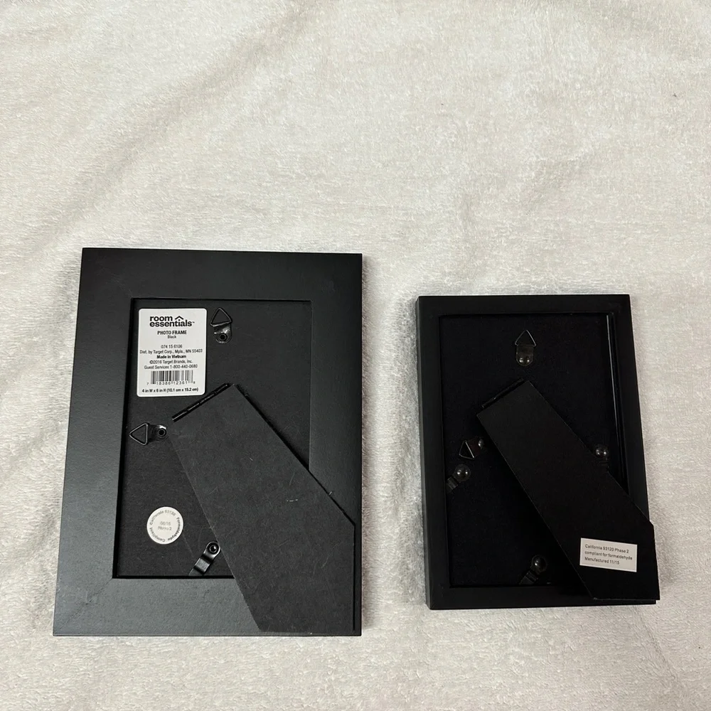 2 Matt Black 4x6 Frames PRICED TO SELL